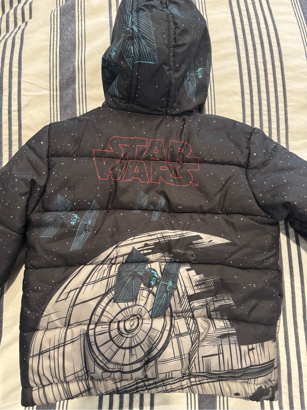 Star Wars Black and Red Darth Vader Puffer Coat - Picture 4 of 7